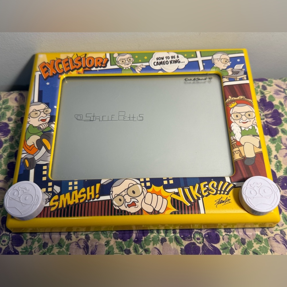 Stan Lee Etch a Sketch 2016